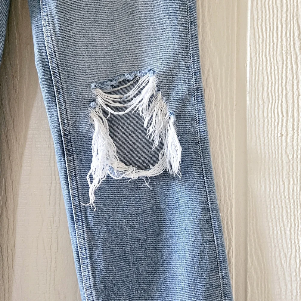 We The Free People Maggie 100% Cotton Button Fly Distressed Cropped Mid Rise 25